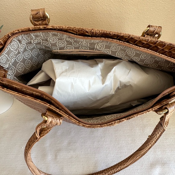 New Marc Fisher Faux Tan Crock Leather Large Bag - Picture 4 of 13